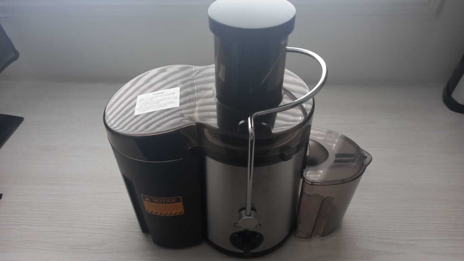 QCen Juicer Machine, 500W Centrifugal Juicer Extractor with Wide Mouth 3” Feed Chute for Fruit Vegetable, Easy to Clean, Stainless Steel, BPA-free (Black)